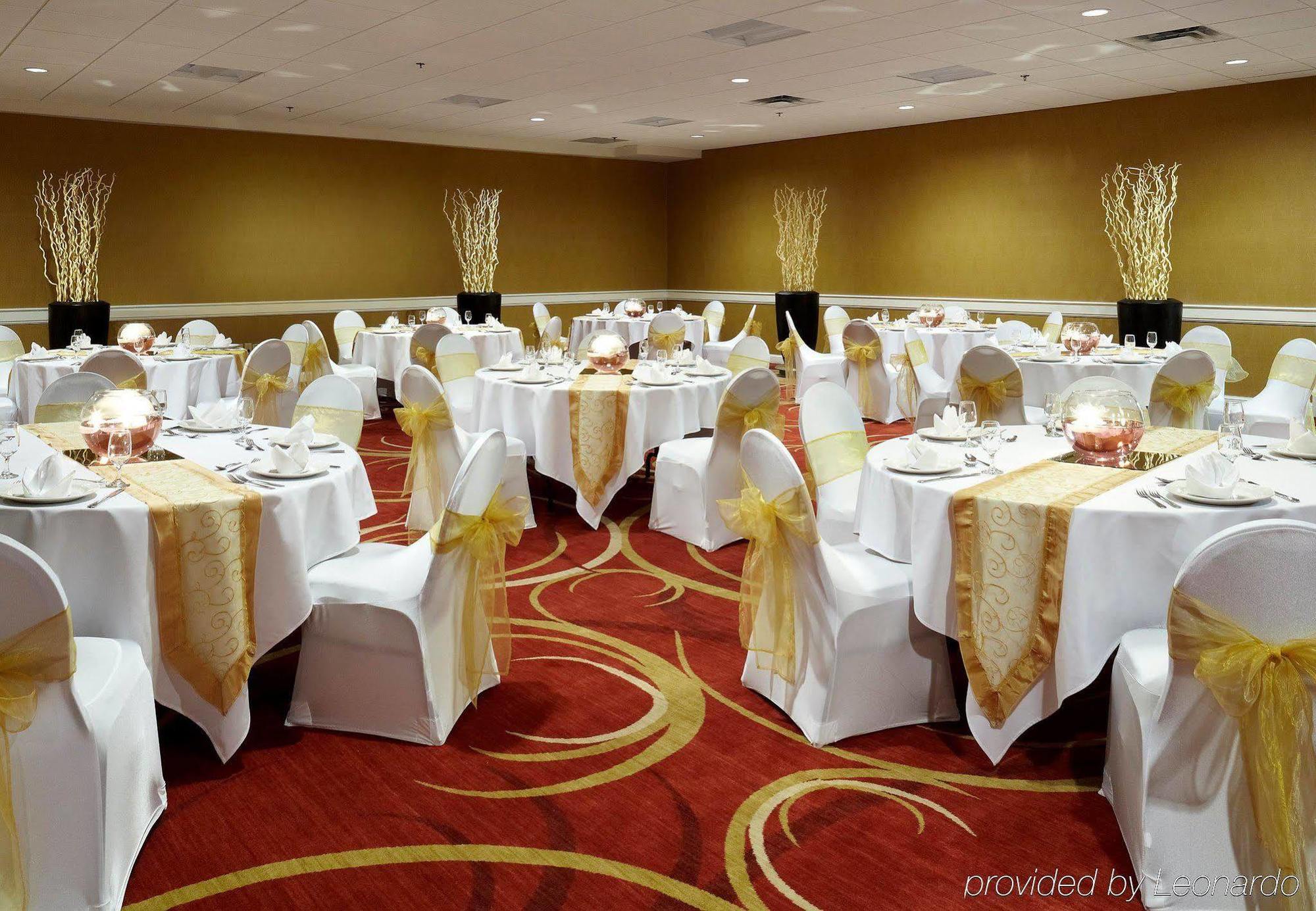 คอร์ตยาร์ด บาย แมริออท ออตตาวา ดาวน์ทาวน์ Hotel ภายนอก รูปภาพ